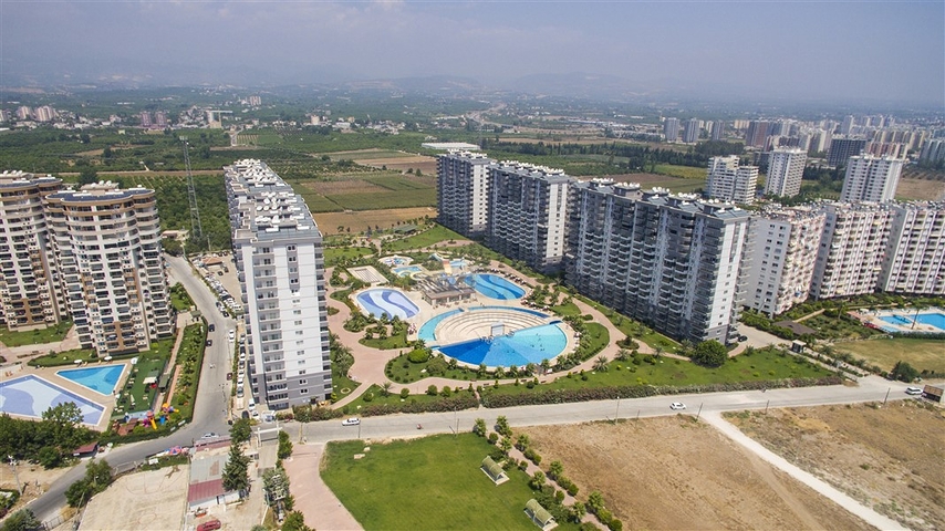 Apartments with hotel infrastructure on the first coastline