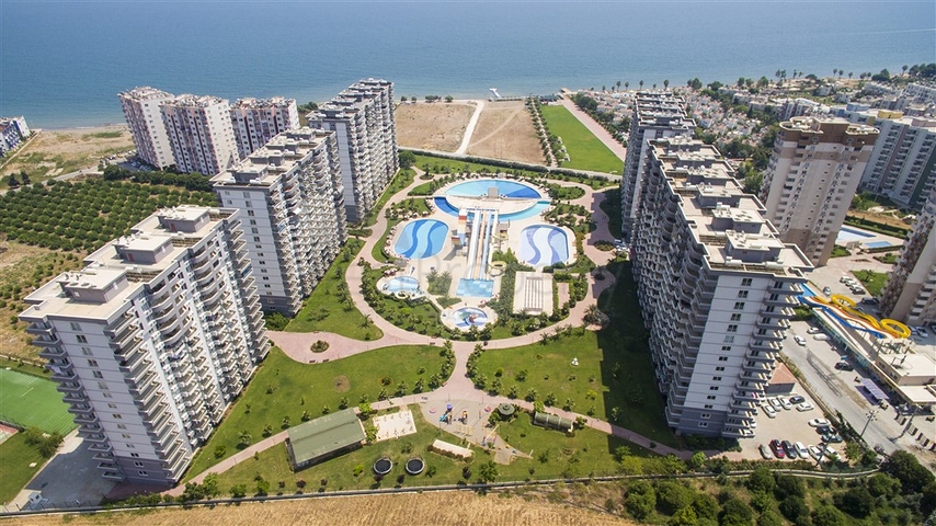 Apartments with hotel infrastructure on the first coastline