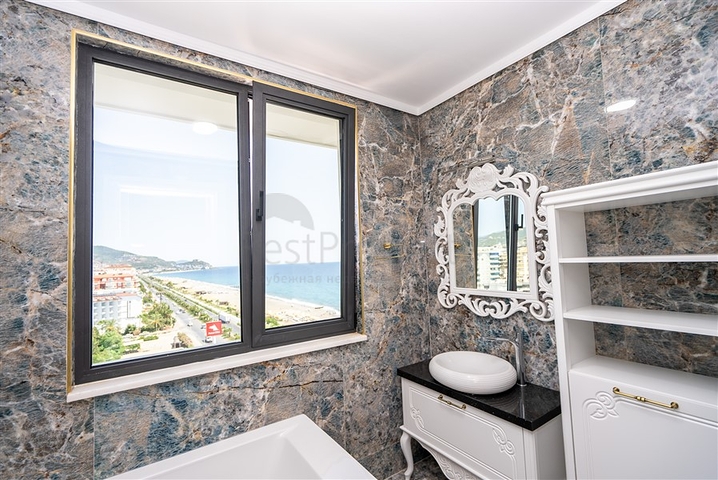 Spacious two-storey penthouse for citizenship on the first coastline 