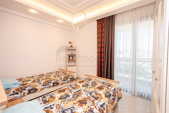 Spacious two-storey penthouse for citizenship on the first coastline 