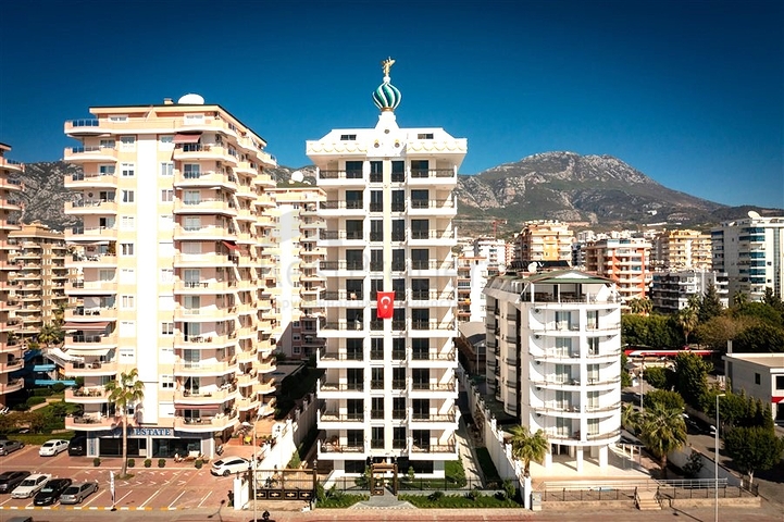 Spacious two-storey penthouse for citizenship on the first coastline 