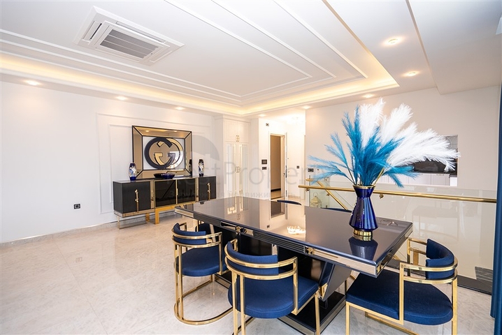 Spacious two-storey penthouse for citizenship on the first coastline 