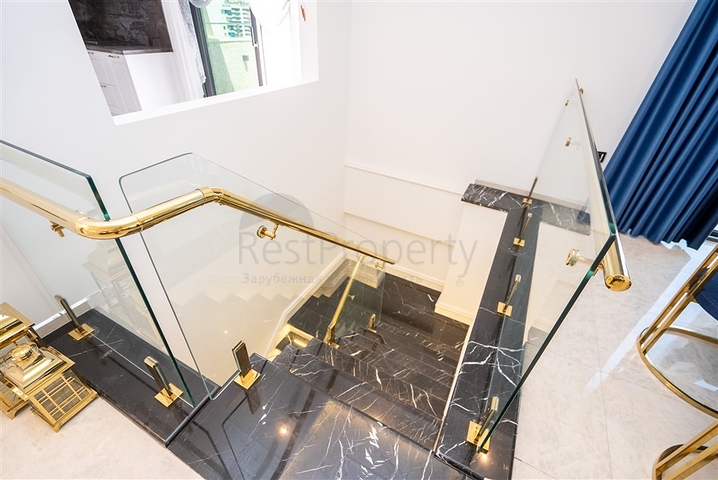 Spacious two-storey penthouse for citizenship on the first coastline 