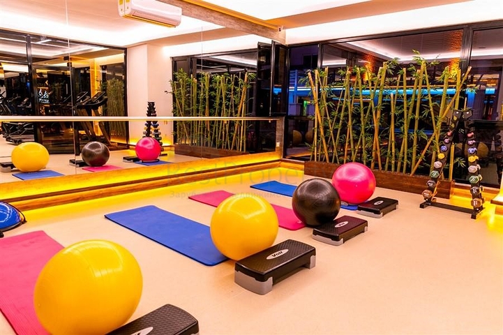 Furnished 1+1 apartment in a premium class complex in Mahmutlar district