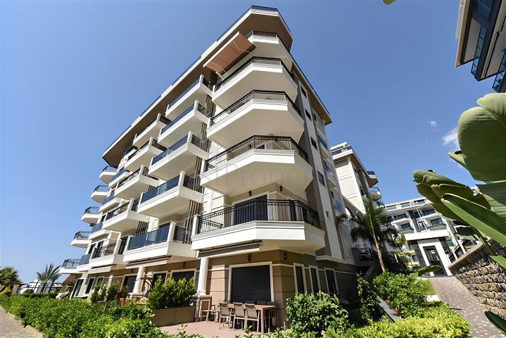 2+1 penthouse with stunning sea views in a premium class complex