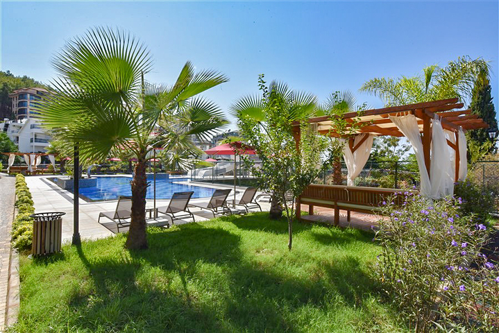 2+1 penthouse with stunning sea views in a premium class complex