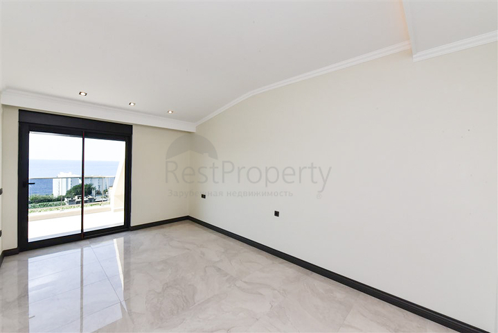 2+1 penthouse with stunning sea views in a premium class complex