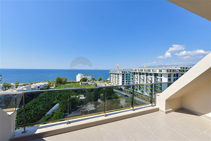 2+1 penthouse with stunning sea views in a premium class complex