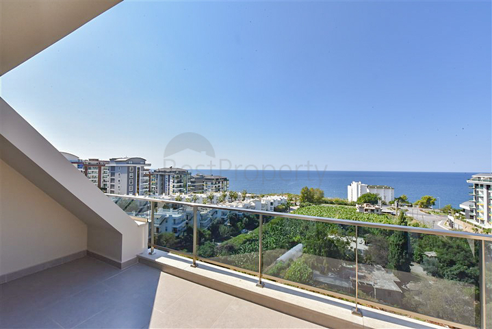 2+1 penthouse with stunning sea views in a premium class complex