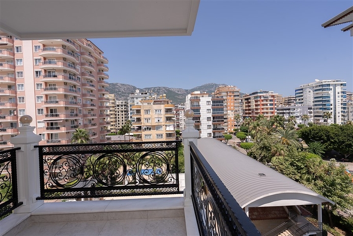 Apartment for sale in a premium class residence on the first coastline