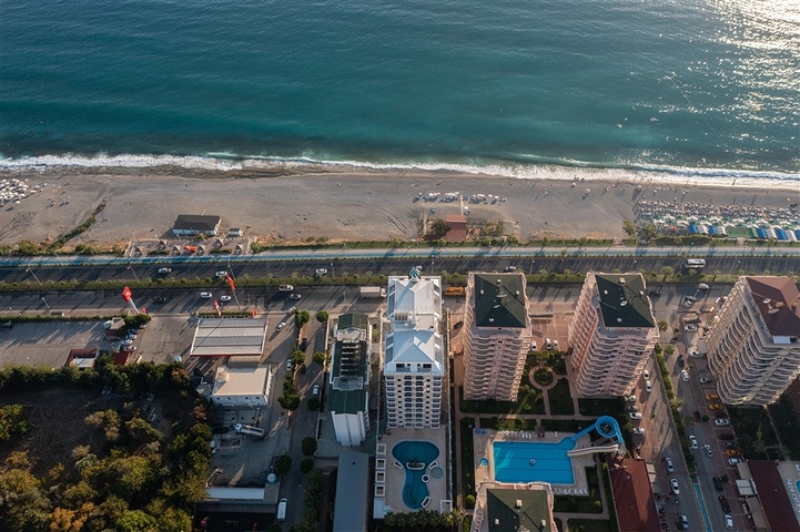3+1 penthouse on the first coastline