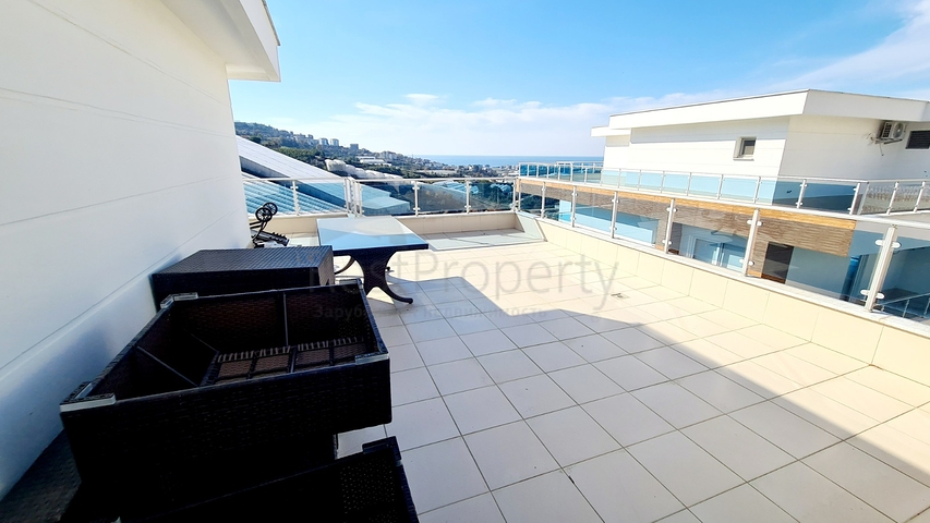 Furnished 3+1 penthouse in Kargicak.