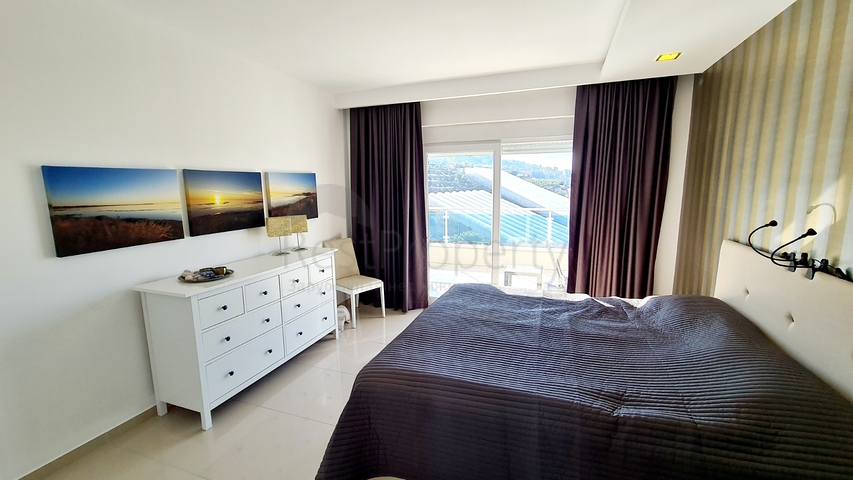 Furnished 3+1 penthouse in Kargicak.