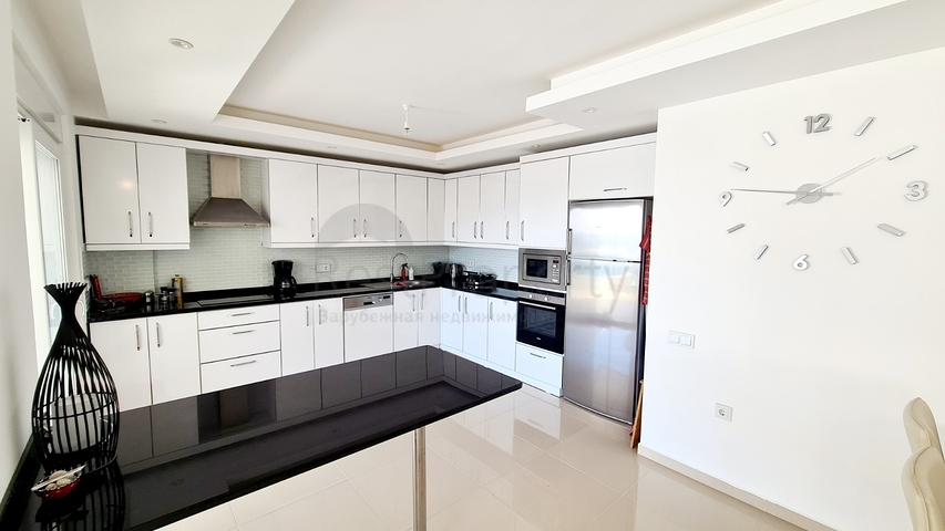 Furnished 3+1 penthouse in Kargicak.