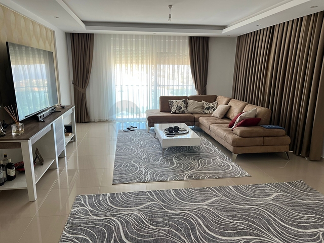 Furnished 3+1 penthouse in Kargicak.