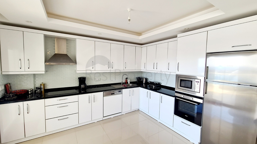 Furnished 3+1 penthouse in Kargicak.