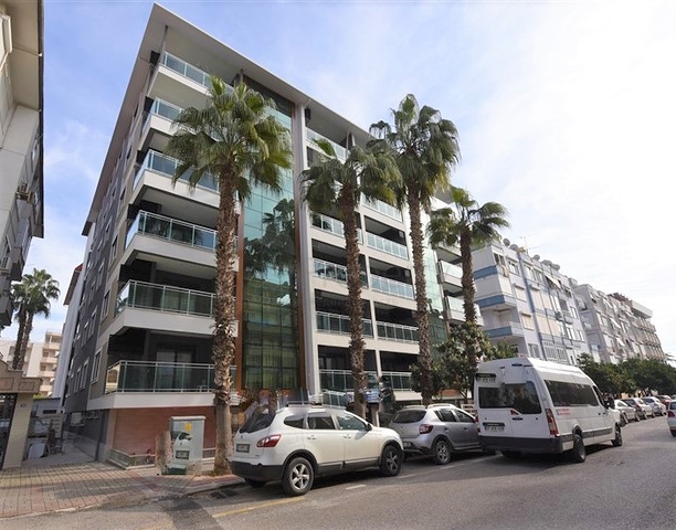 Furnished 2+1 apartment in the very center of Alanya