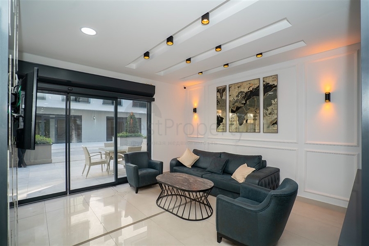 Equipped spacious office in a business center in Oba district