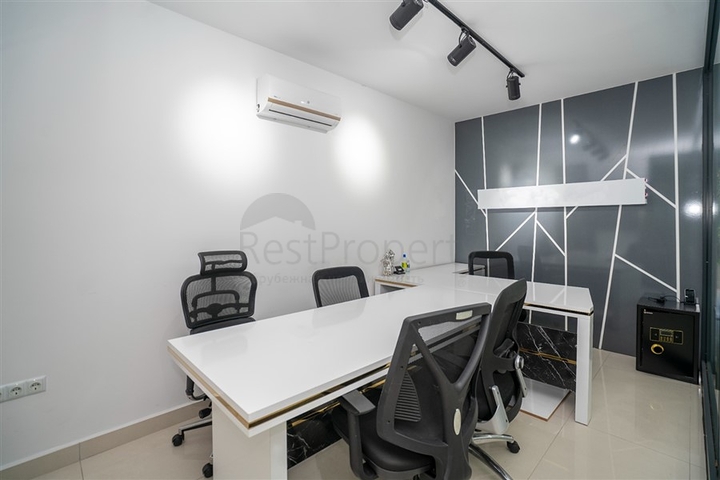 Equipped spacious office in a business center in Oba district