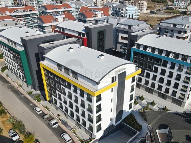 Equipped spacious office in a business center in Oba district