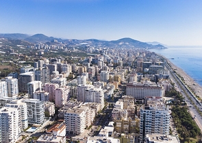 1+1 apartment in a premium complex in Mahmutlar district