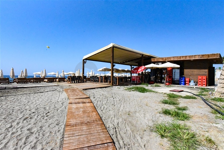 1+1 apartment in a premium class complex on the first coastline 