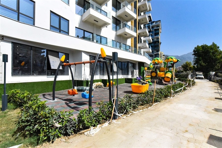 1+1 apartment in a premium class complex on the first coastline 