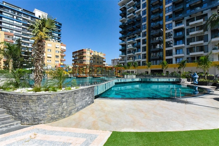 1+1 apartment in a premium class complex on the first coastline 