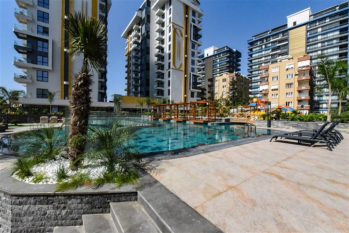 1+1 apartment in a premium class complex on the first coastline 