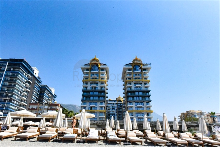 1+1 apartment in a premium class complex on the first coastline 