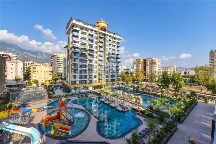 1+1 apartment in a premium class complex on the first coastline 