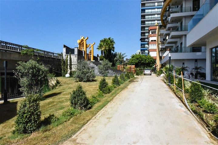 1+1 apartment in a premium class complex on the first coastline 