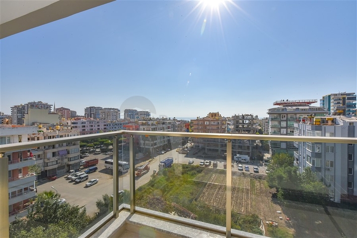 1+1 apartment in a new residential complex in Mahmutlar district