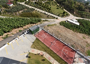 1+1 apartment with mountain and sea views in Mahmutlar district