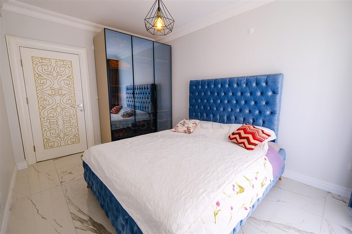 Furnished spacious apartment in a complex with sea and mountain views