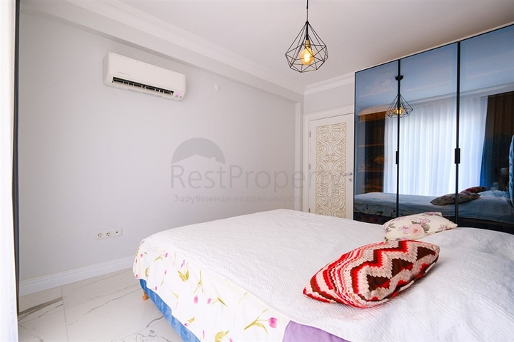 Furnished spacious apartment in a complex with sea and mountain views