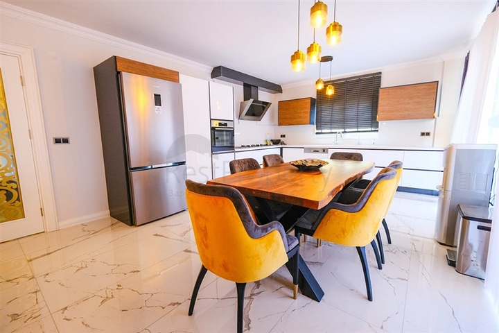 Furnished spacious apartment in a complex with sea and mountain views