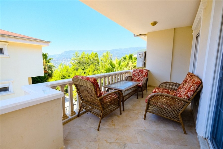 Furnished spacious apartment in a complex with sea and mountain views