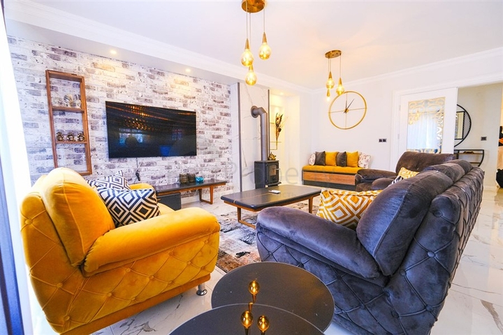 Furnished spacious apartment in a complex with sea and mountain views