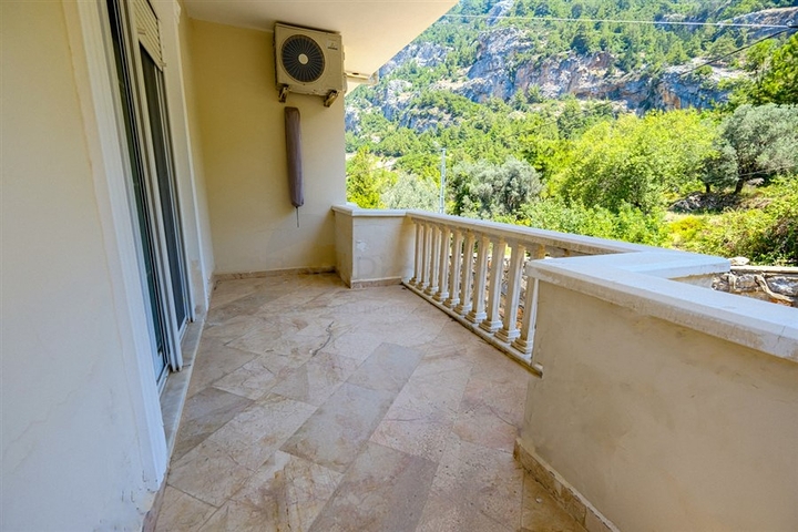 Furnished spacious apartment in a complex with sea and mountain views