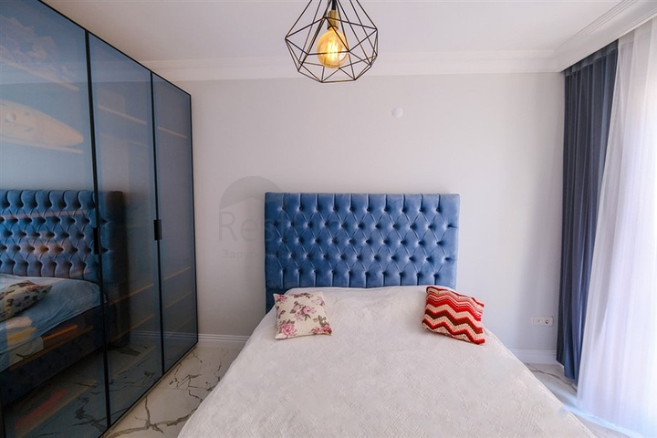 Furnished spacious apartment in a complex with sea and mountain views