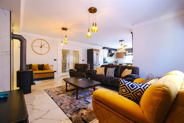 Furnished spacious apartment in a complex with sea and mountain views