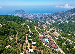 Furnished spacious apartment in a complex with sea and mountain views