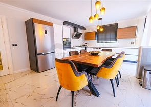 Furnished spacious apartment in a complex with sea and mountain views