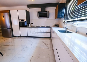 Furnished spacious apartment in a complex with sea and mountain views