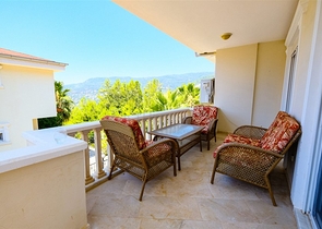 Furnished spacious apartment in a complex with sea and mountain views