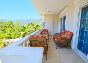 Furnished spacious apartment in a complex with sea and mountain views