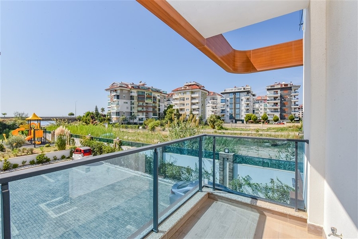 Apartment 2+1 on the first line in Kestel district