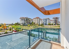 Apartment 2+1 on the first line in Kestel district