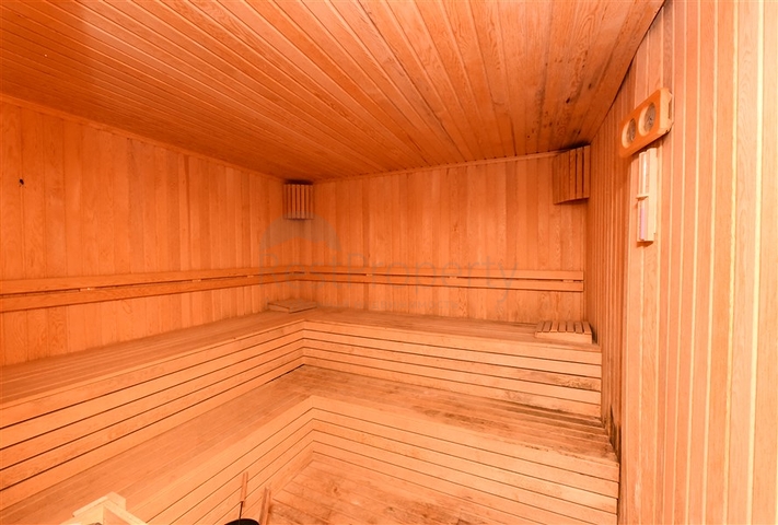 3+1 penthouse with separate kitchen on the first coastline in Kestel